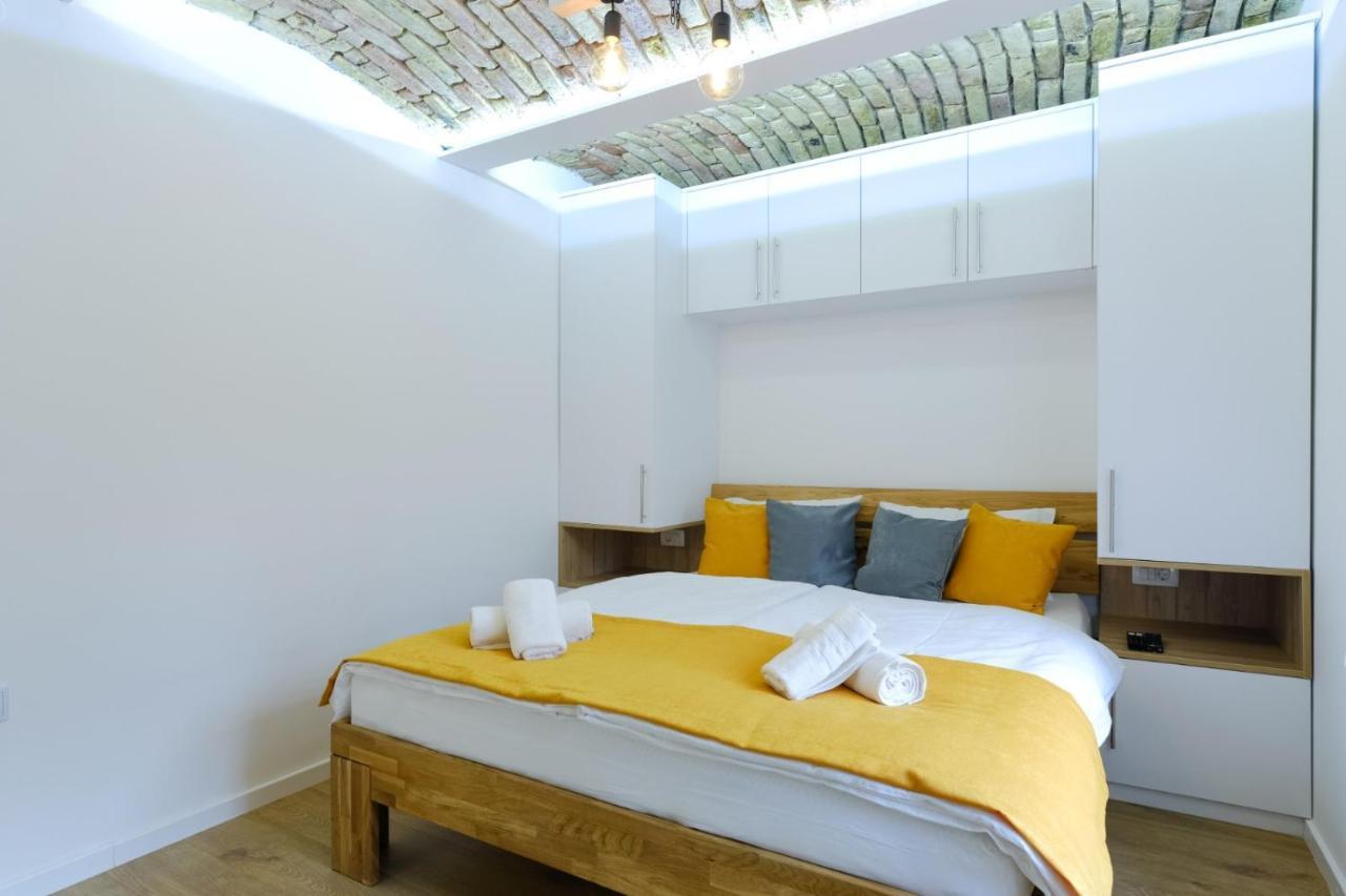 All Seasons Apartments Sarajevo With Free Parking Luaran gambar